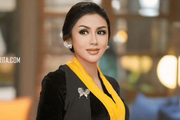 Rekha Lena Selebgram Yang Lulus S2 Raih Summa Cumlaude Rekha Lena Lulus S2 Raih Summa Cumlaude, Kejar Mimpi Bangun Sekolah Gratis