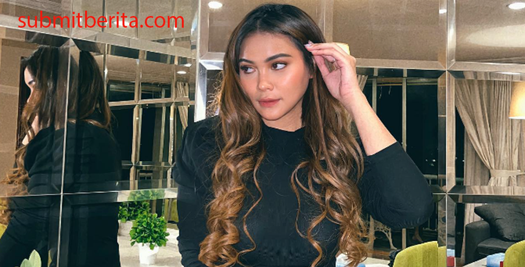 Selebgram Dinda Safay